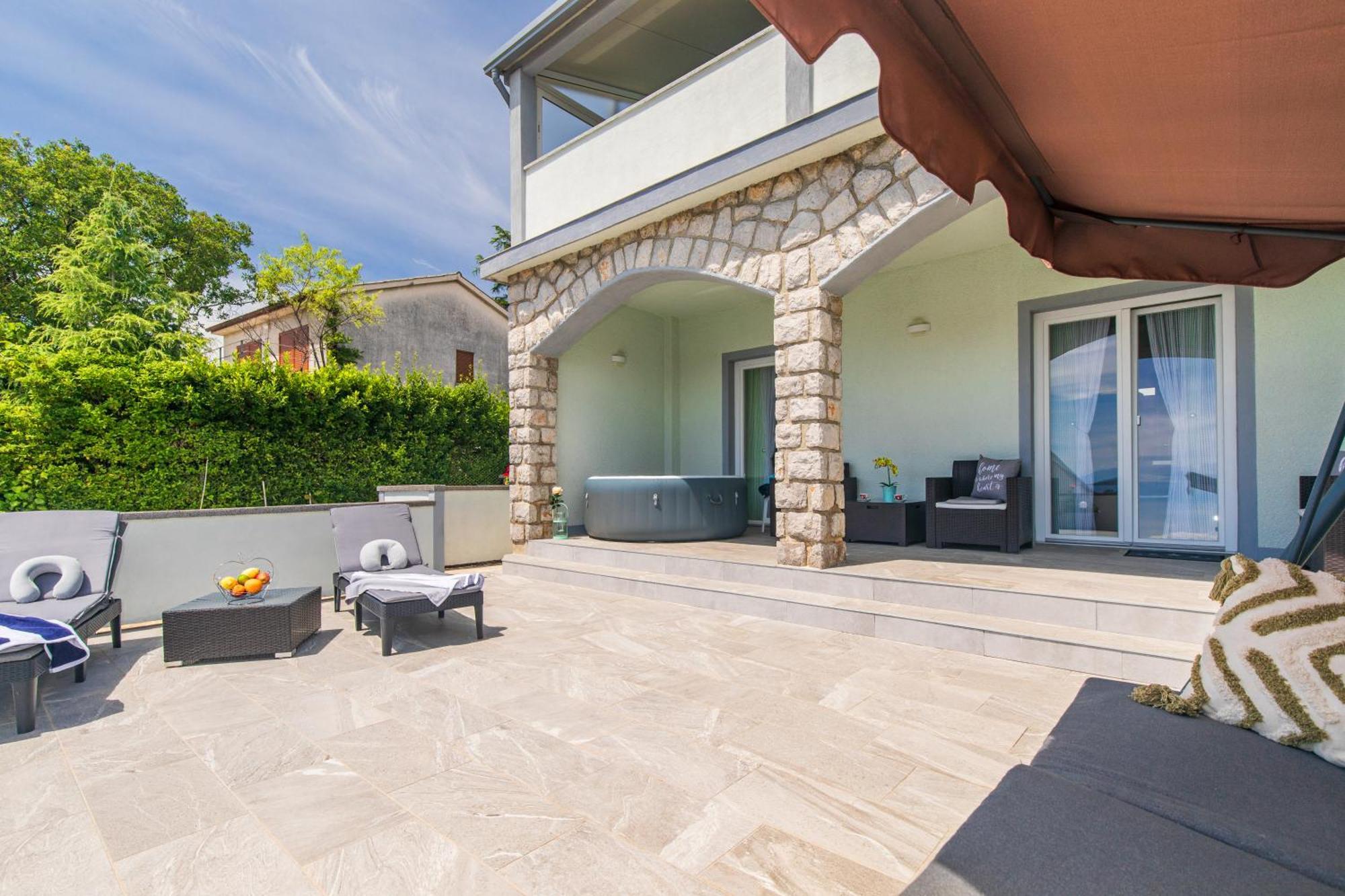 Apartment Tara With Seaview Krk Town Εξωτερικό φωτογραφία