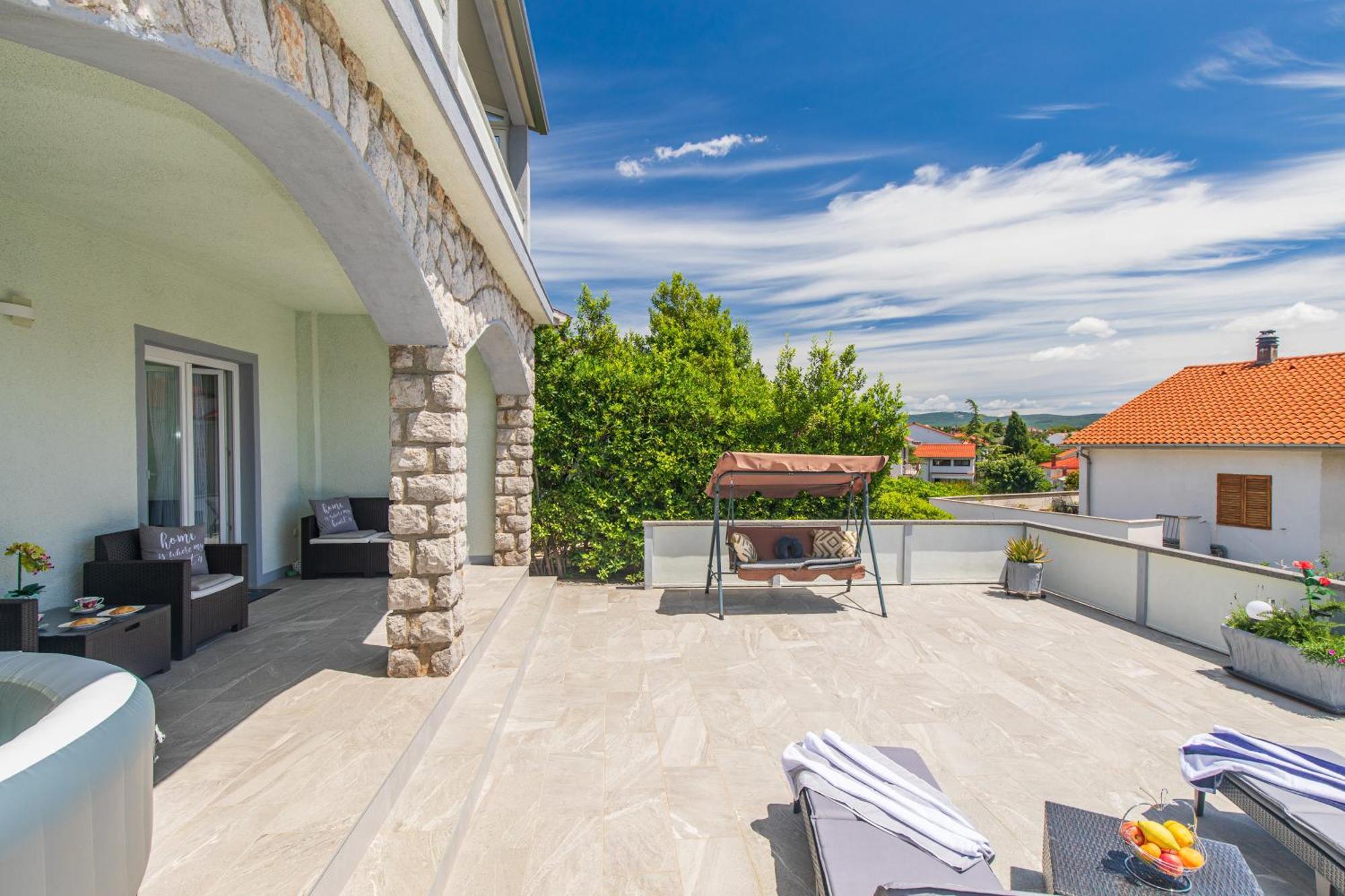 Apartment Tara With Seaview Krk Town Εξωτερικό φωτογραφία