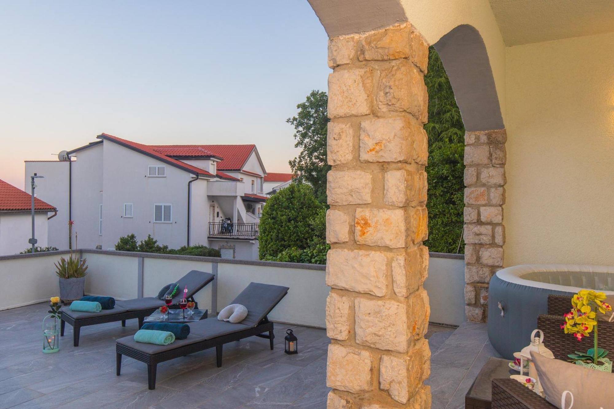 Apartment Tara With Seaview Krk Town Εξωτερικό φωτογραφία
