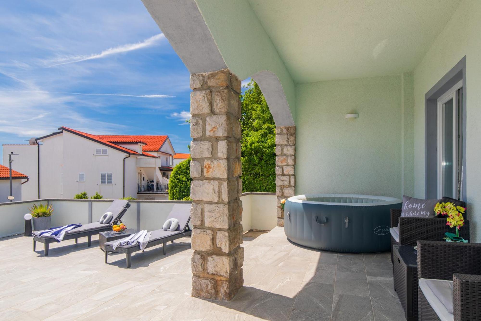 Apartment Tara With Seaview Krk Town Εξωτερικό φωτογραφία
